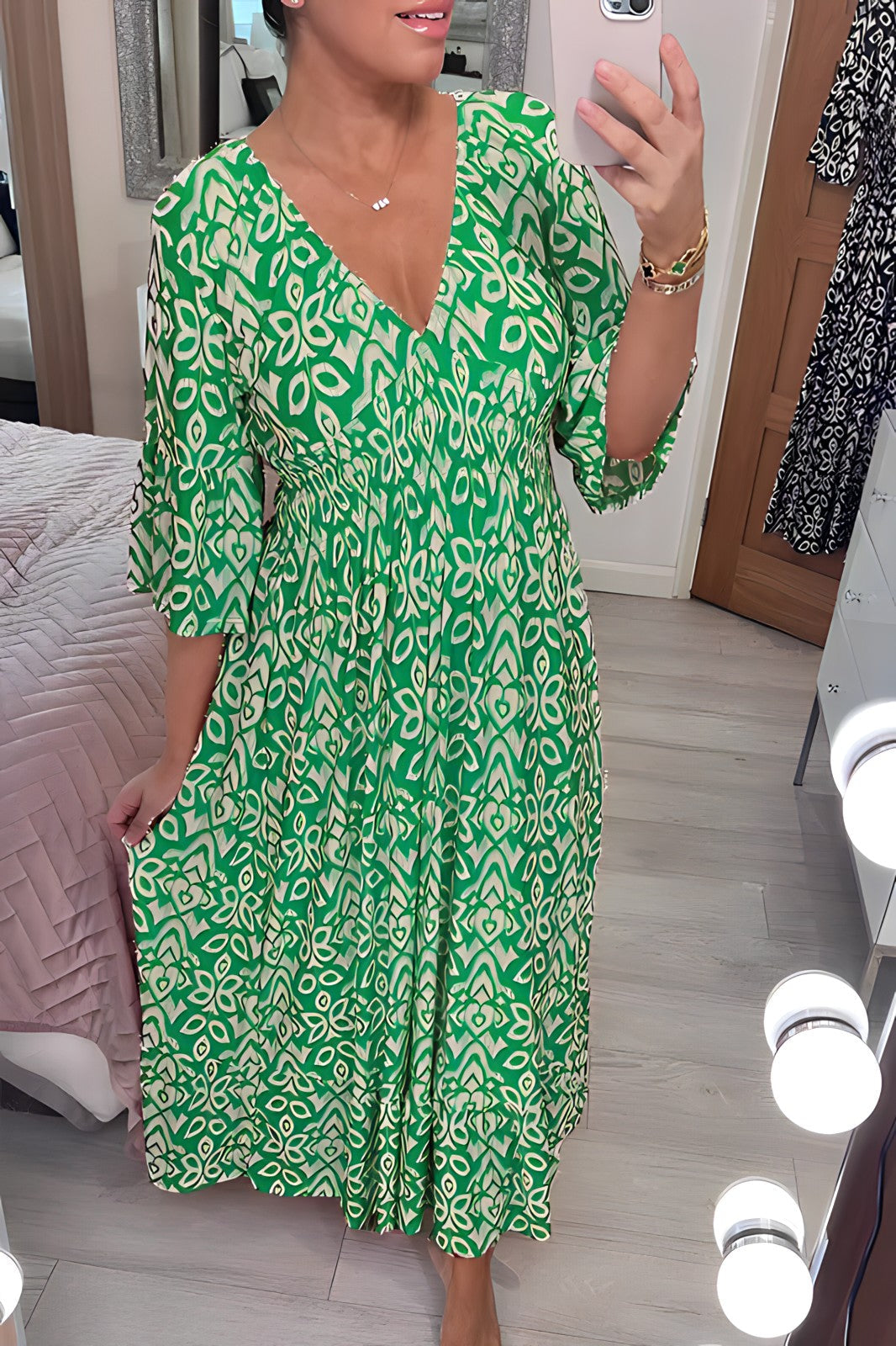 Kleid mit 3/4-Ärmeln und Muster