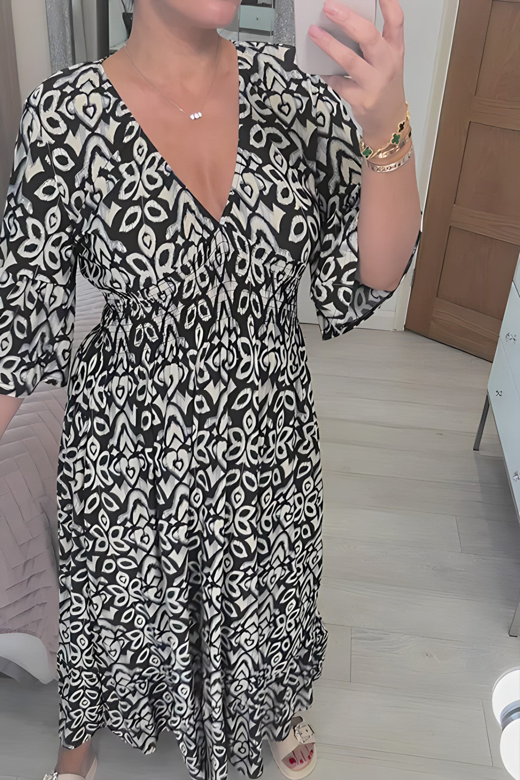 Kleid mit 3/4-Ärmeln und Muster