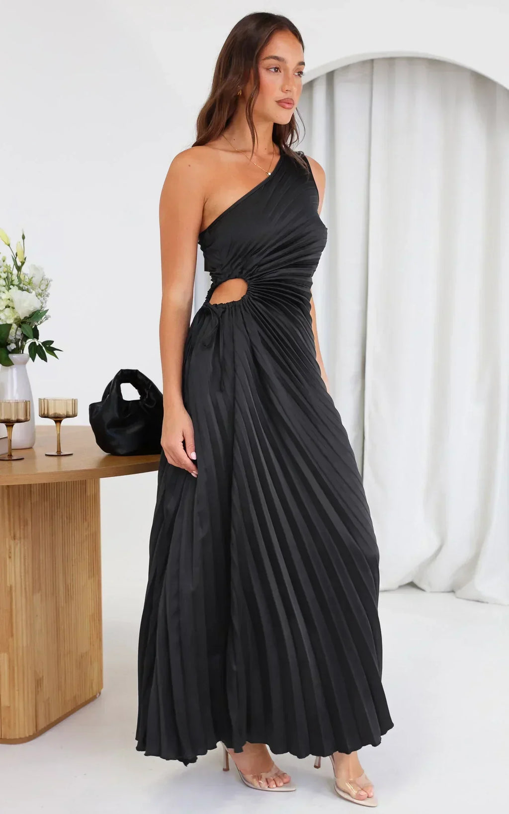 Valenzora | One Shoulder Pleated Midi Dress