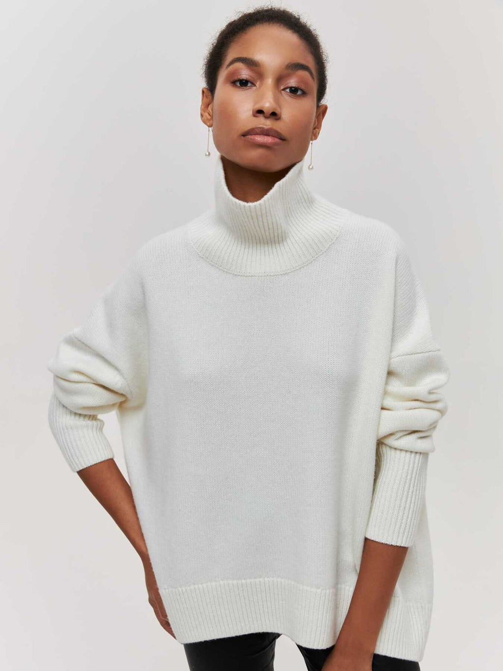 Valenzora | Oversized Strickpullover mit hohem Kragen Damenstrick