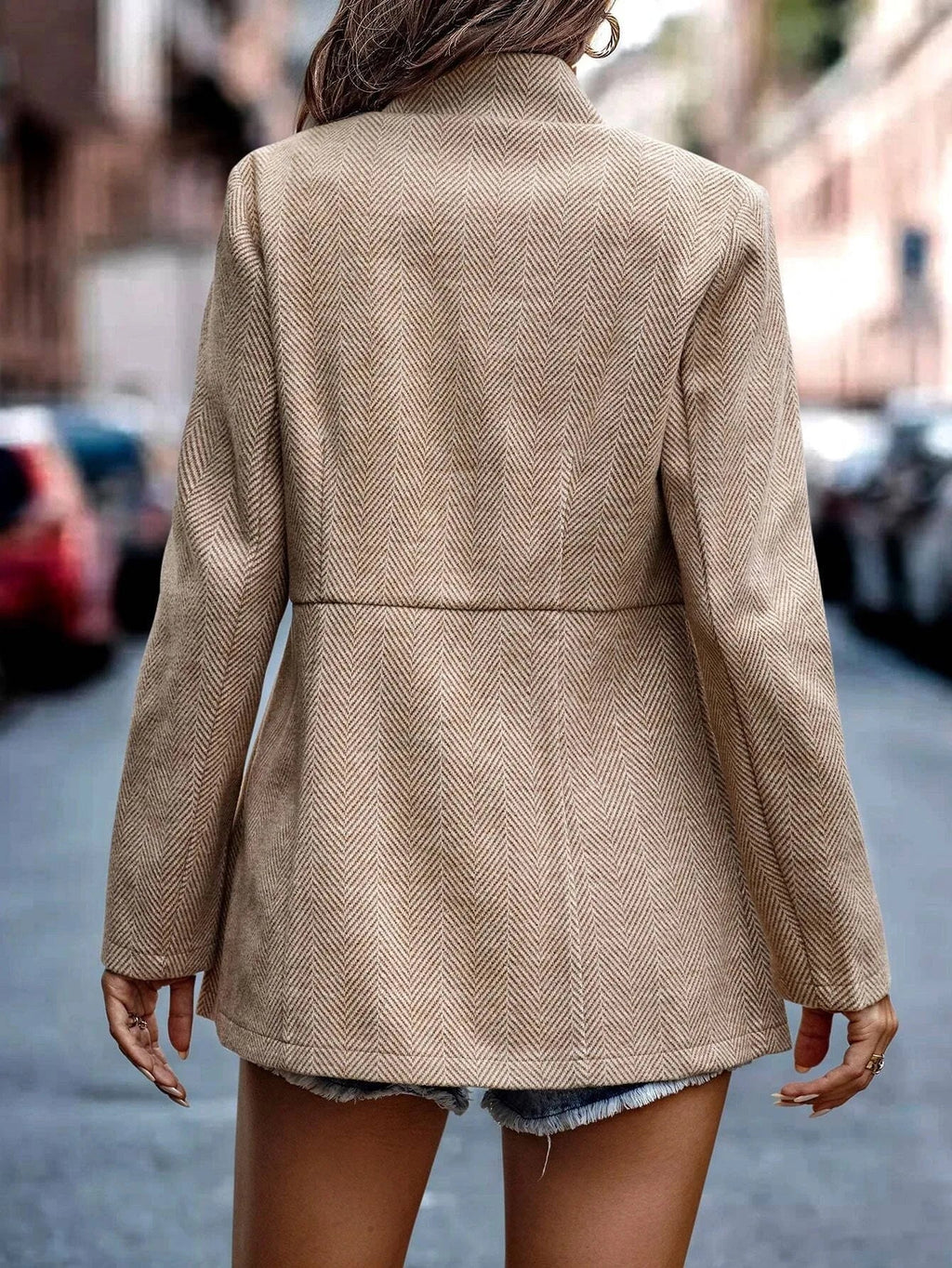 Valenzora - Wool coat with open seams