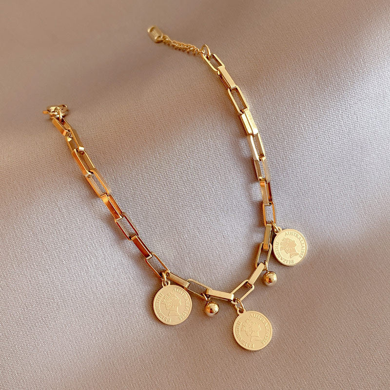 Valenzora Sparkling Freedom Armband | Damen Edelstahl Rundes Signature-Portrait-Anhänger
