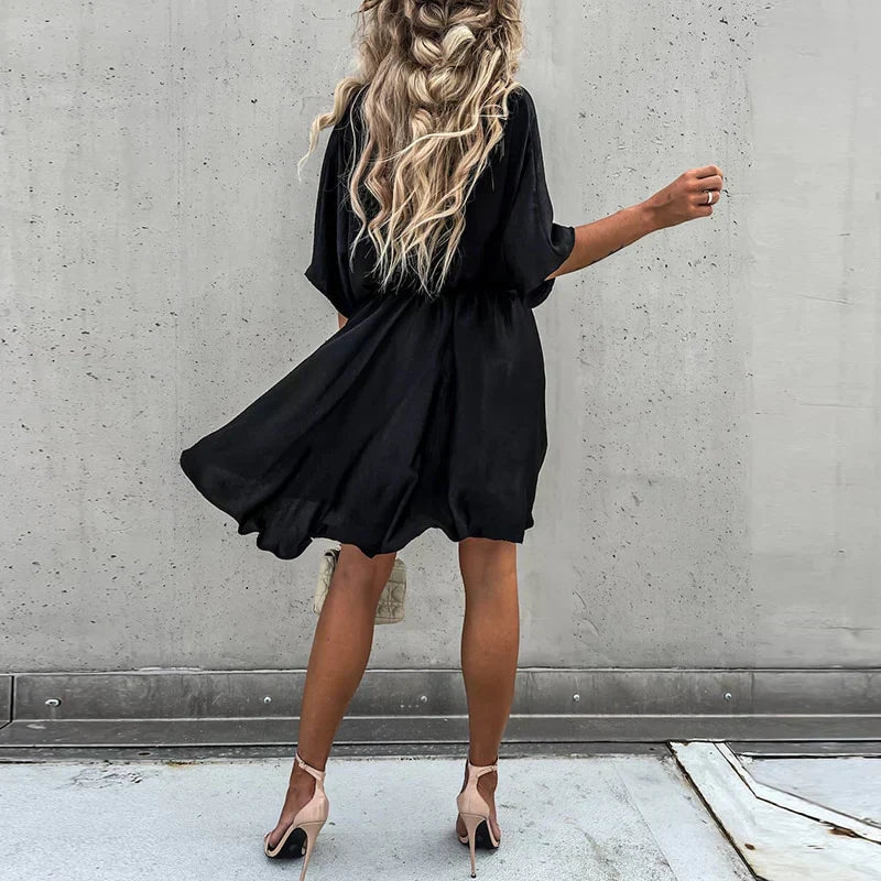 Valenzora | Graceful dress with delicate pleats