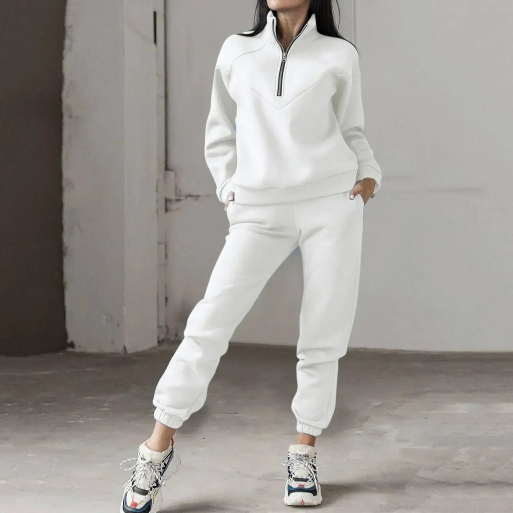 Valenzora | Comfortable tracksuit set with long sleeves and zipper