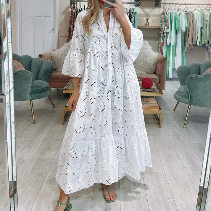 Valenzora | Elegantes Kleid mit gestickten Ösen