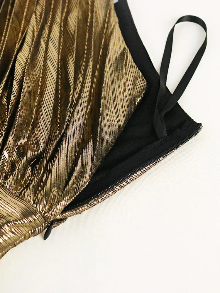 Valenzora | Elegant one-shoulder evening dress in metallic look