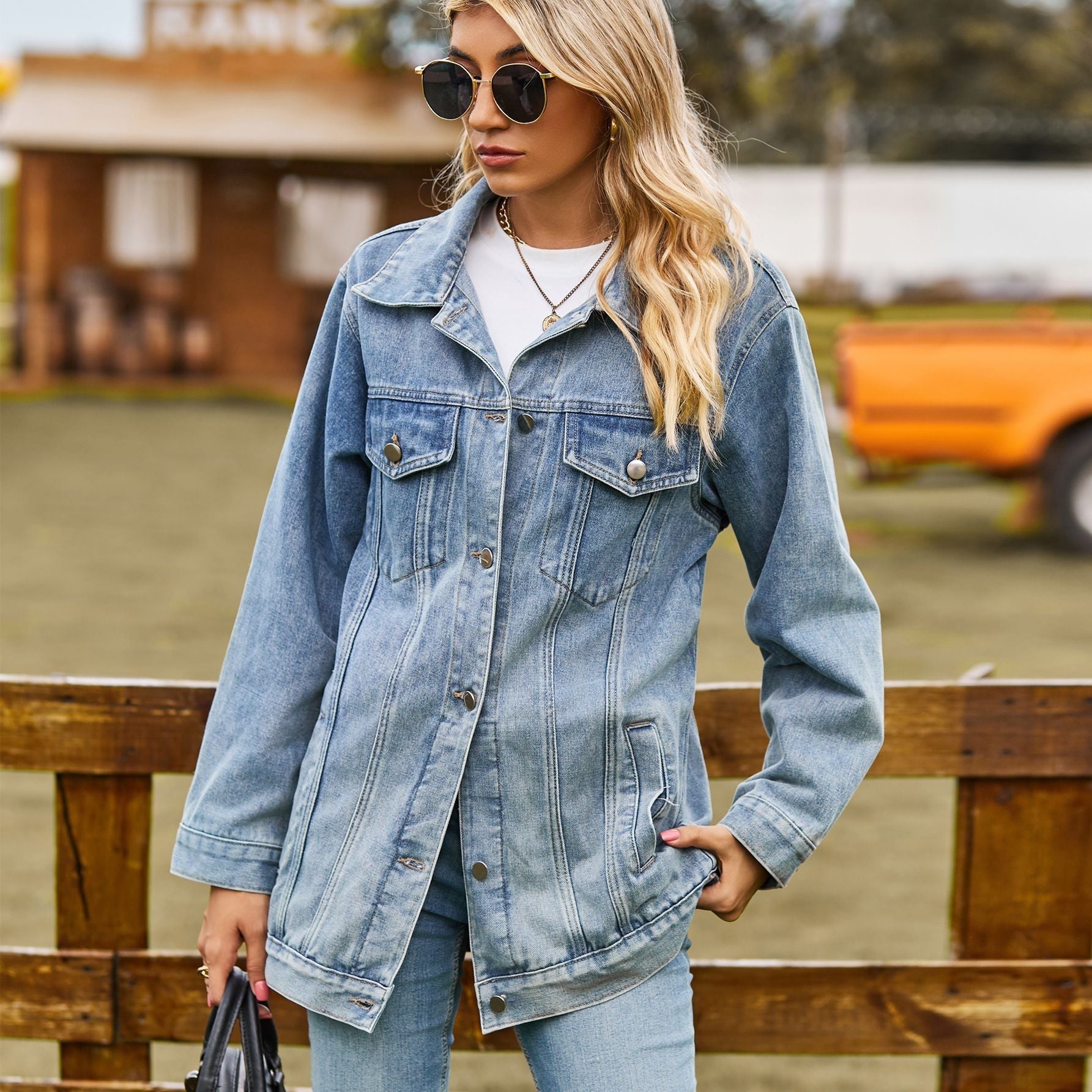 Valenzora The vintage denim jacket under your coat