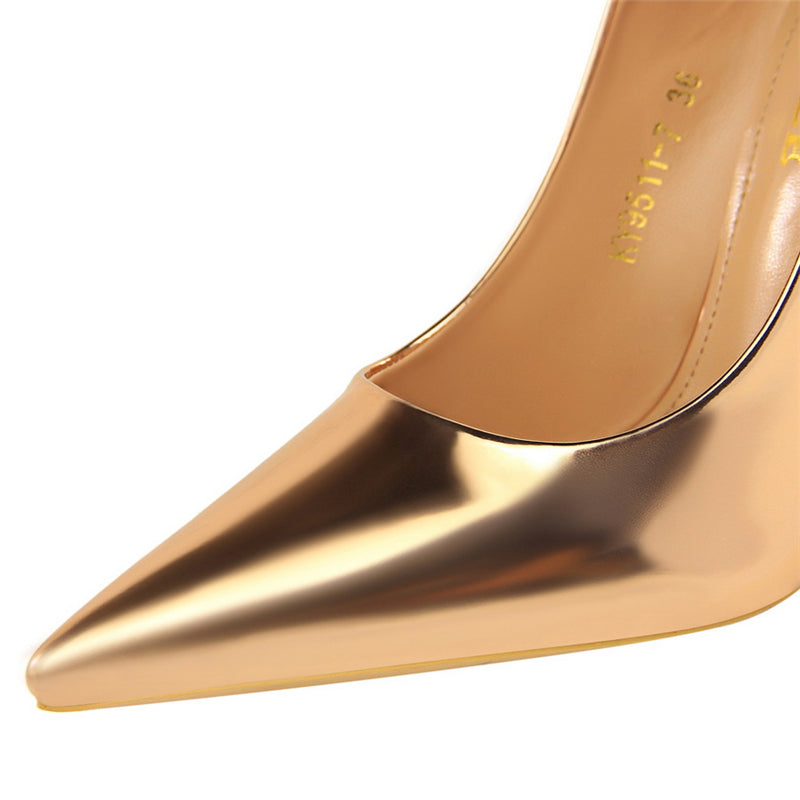 Valenzora | Metallic Heels with Pointed Toe