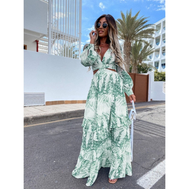 Valenzora | Elegant dress with a neckline