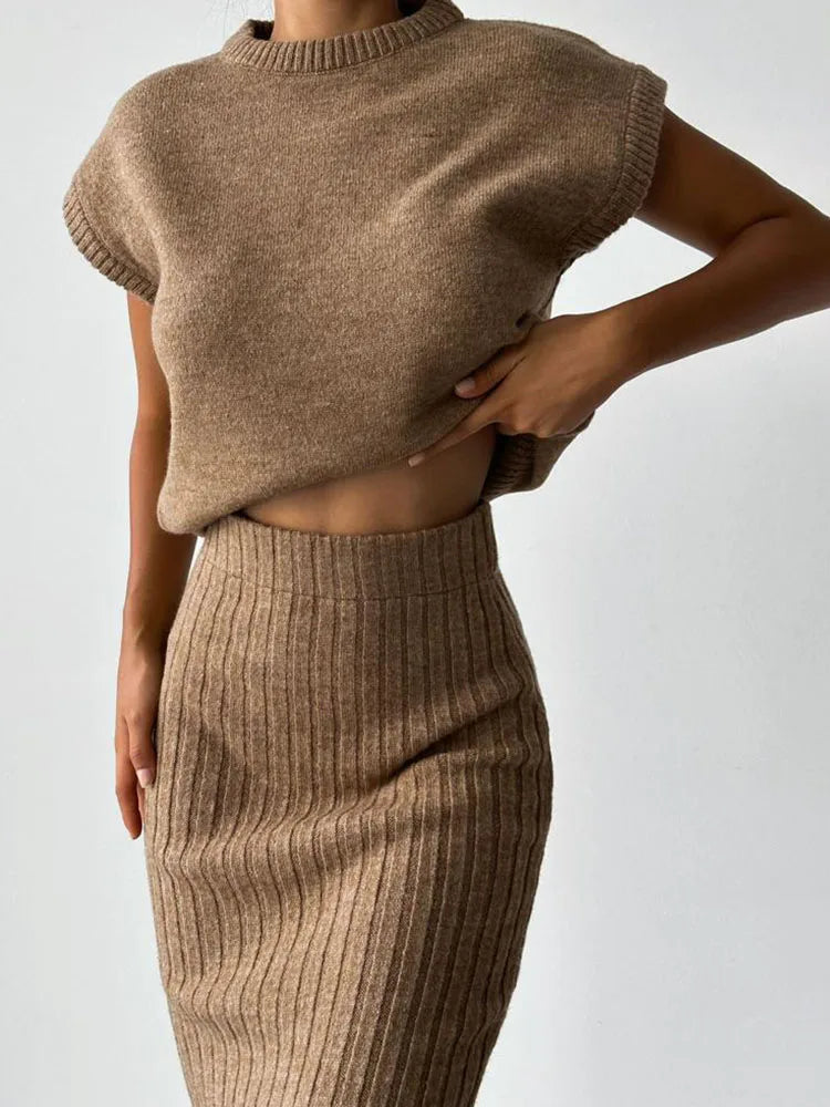 Valenzora - Women's Set - Sleeveless top and long skirt, stylish and versatile
