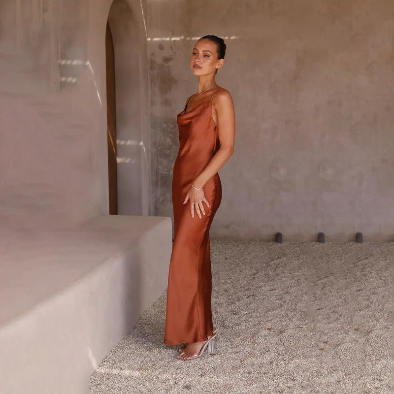 Valenzora | Long satin dress
