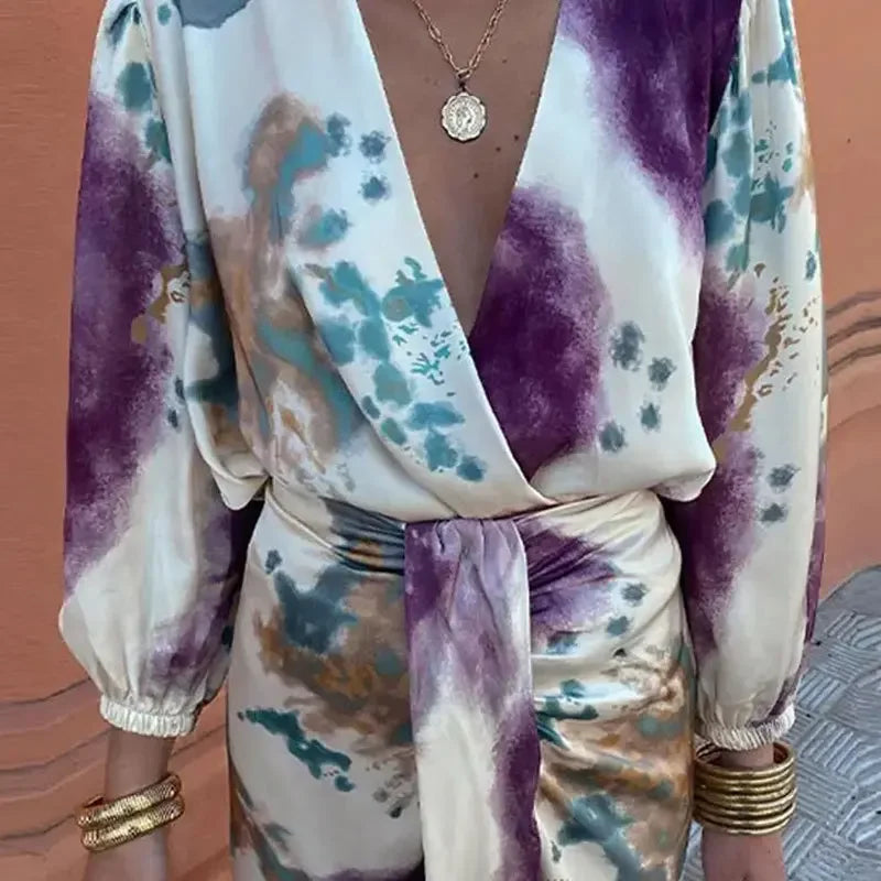 Valenzora | Batik-Wickelkleid in Midilänge mit Puffärmeln