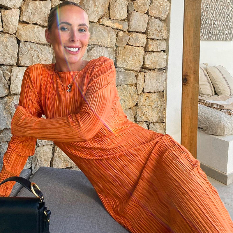 Valenzora - Fitted midi dress with long sleeves for women