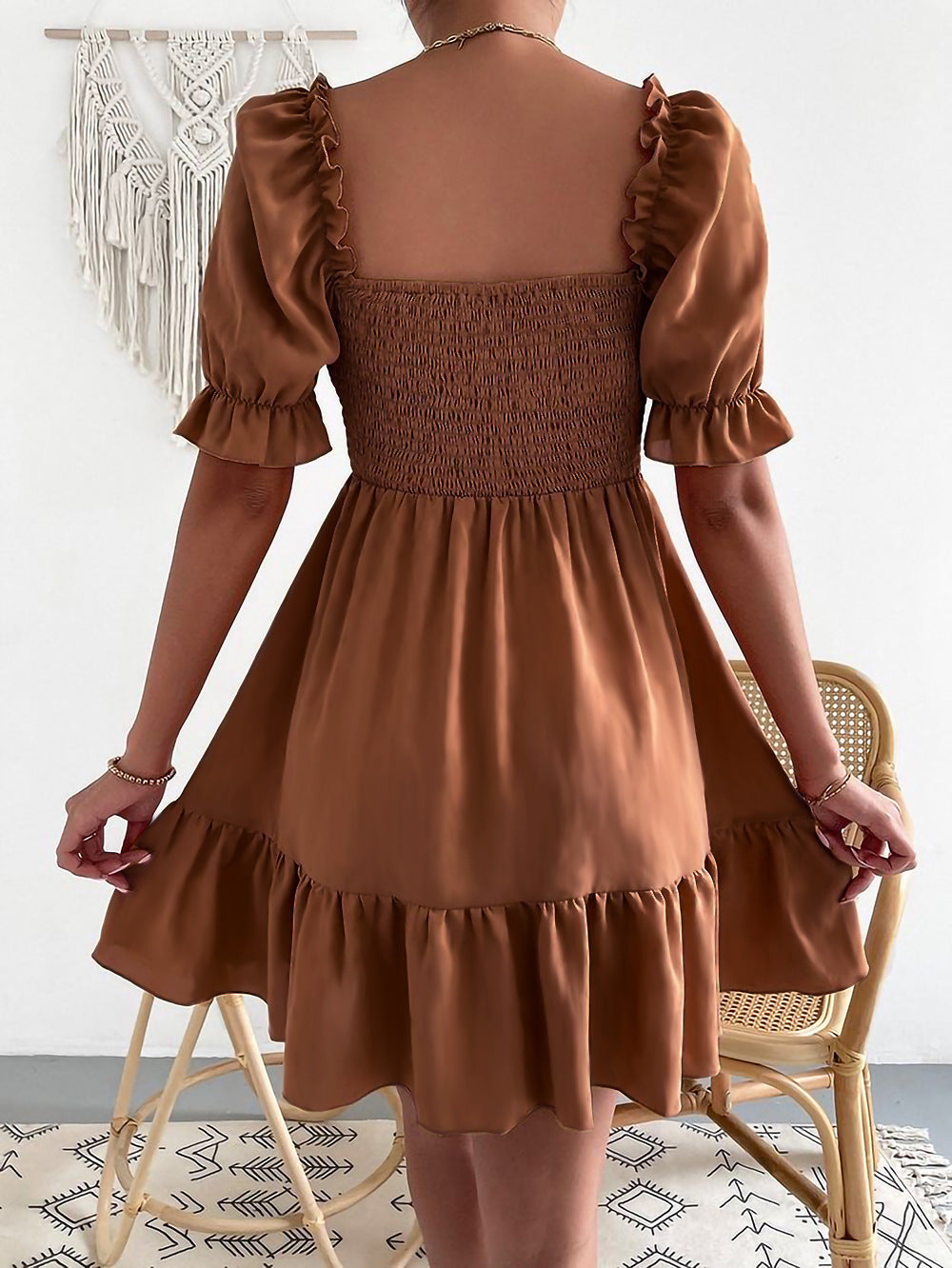 Valenzora - Brown mini dress with puff sleeves