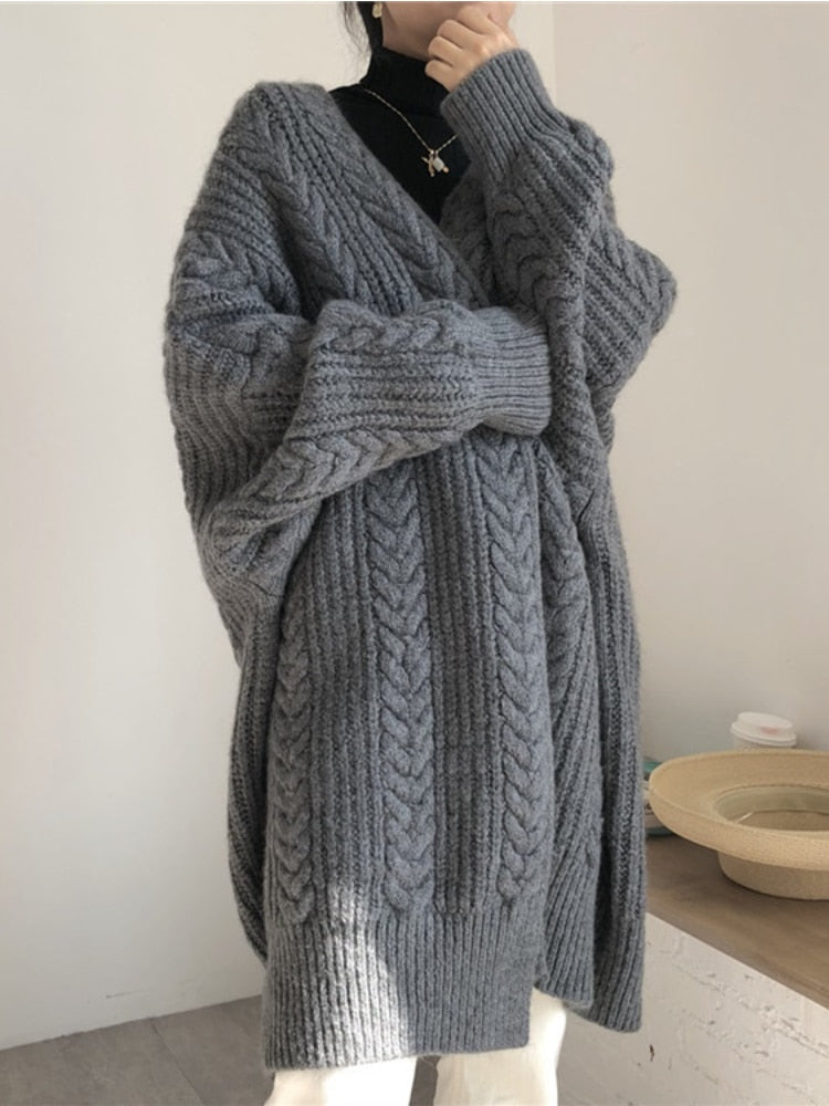 Lange Damenstrickjacke für den Herbst