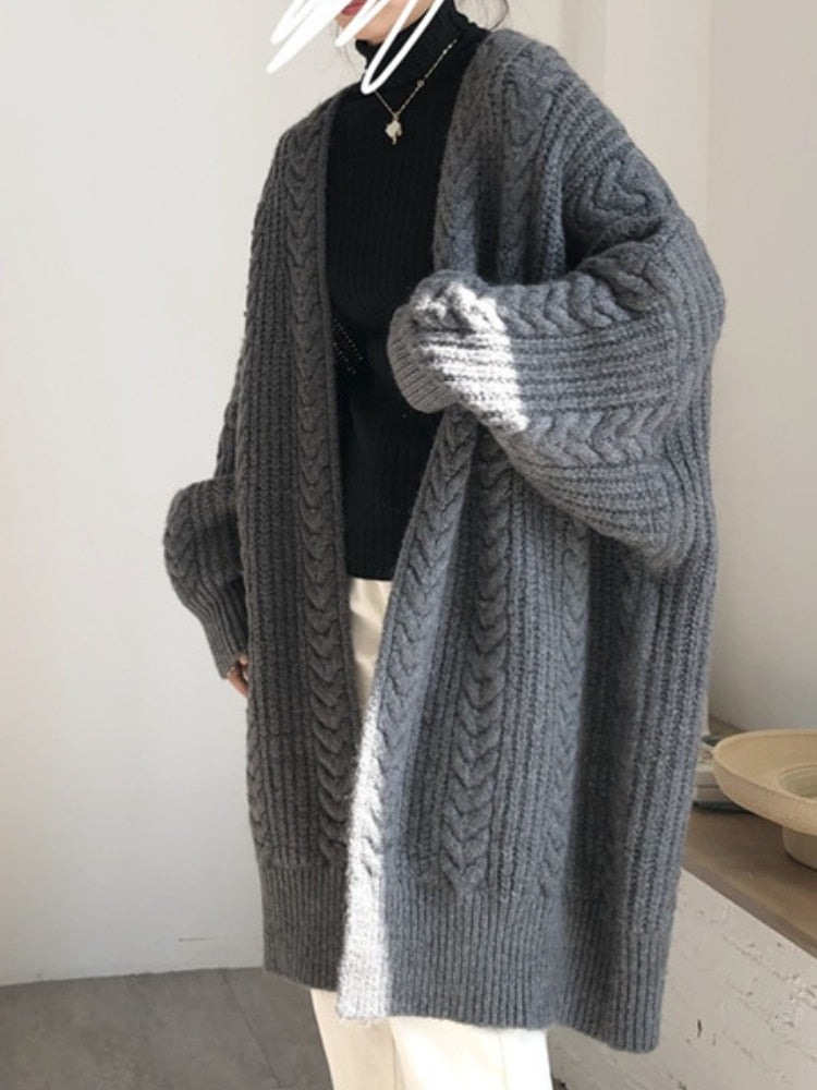 Lange Damenstrickjacke für den Herbst