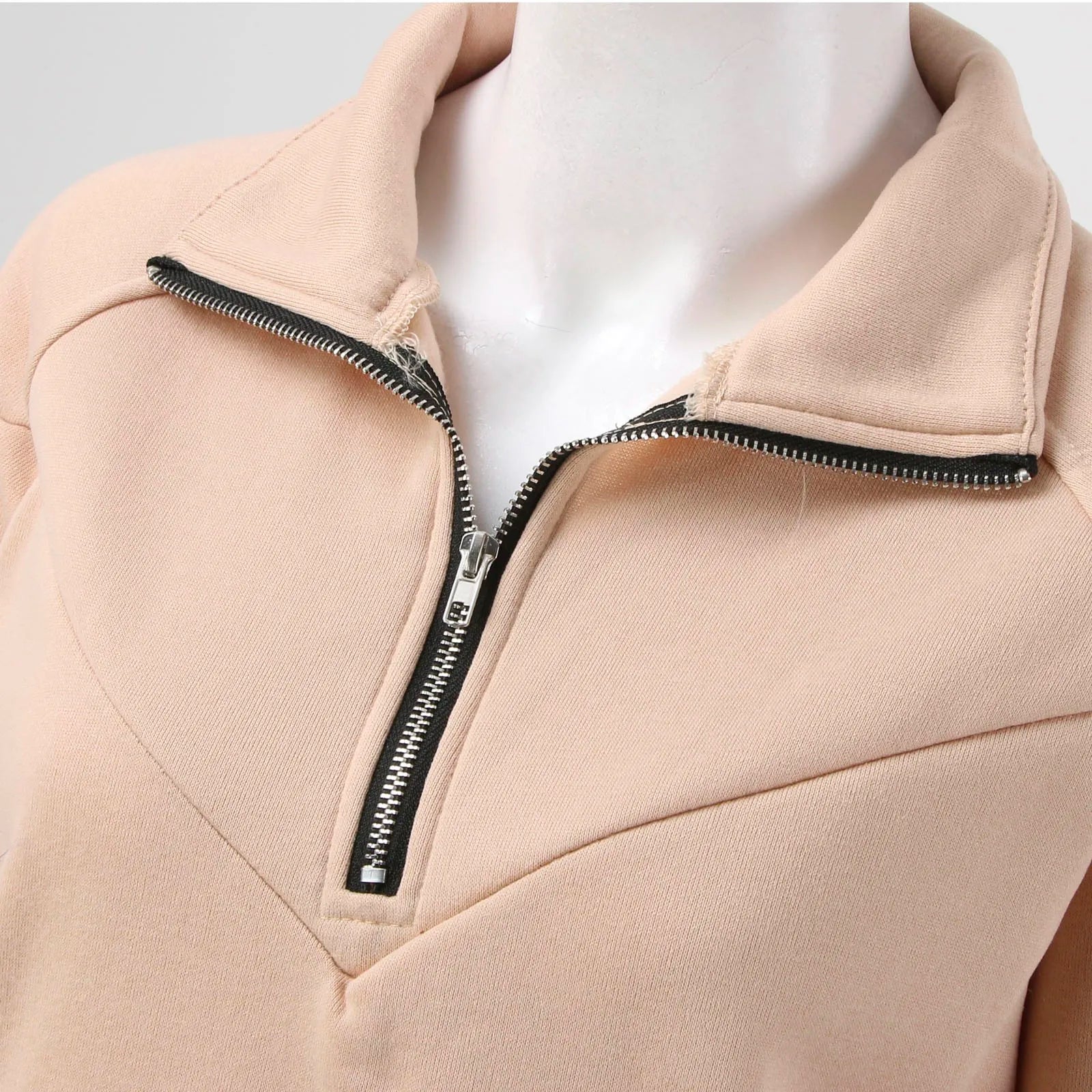 Valenzora | Comfortable tracksuit set with long sleeves and zipper