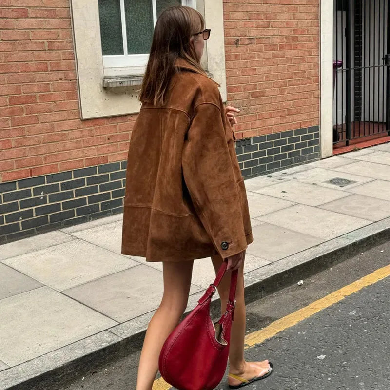 Valenzora | Große Wildlederjacke für Damen mit Knopfleiste