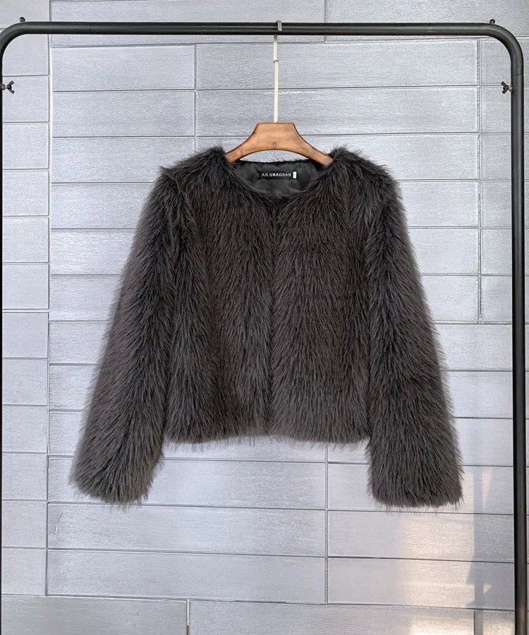 Valenzora - Plush fur coat