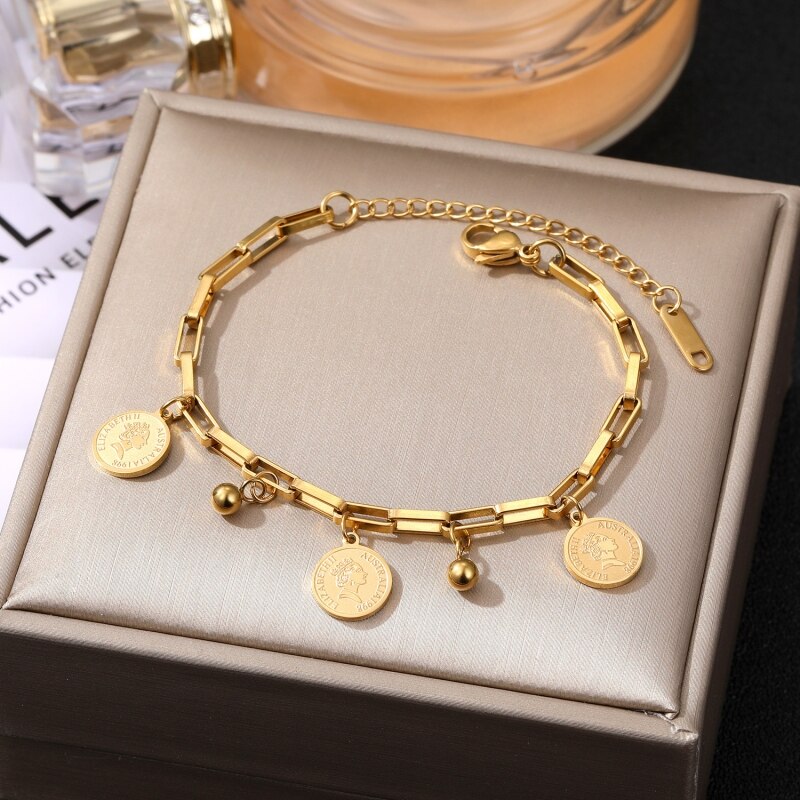 Valenzora Sparkling Freedom Armband | Damen Edelstahl Rundes Signature-Portrait-Anhänger