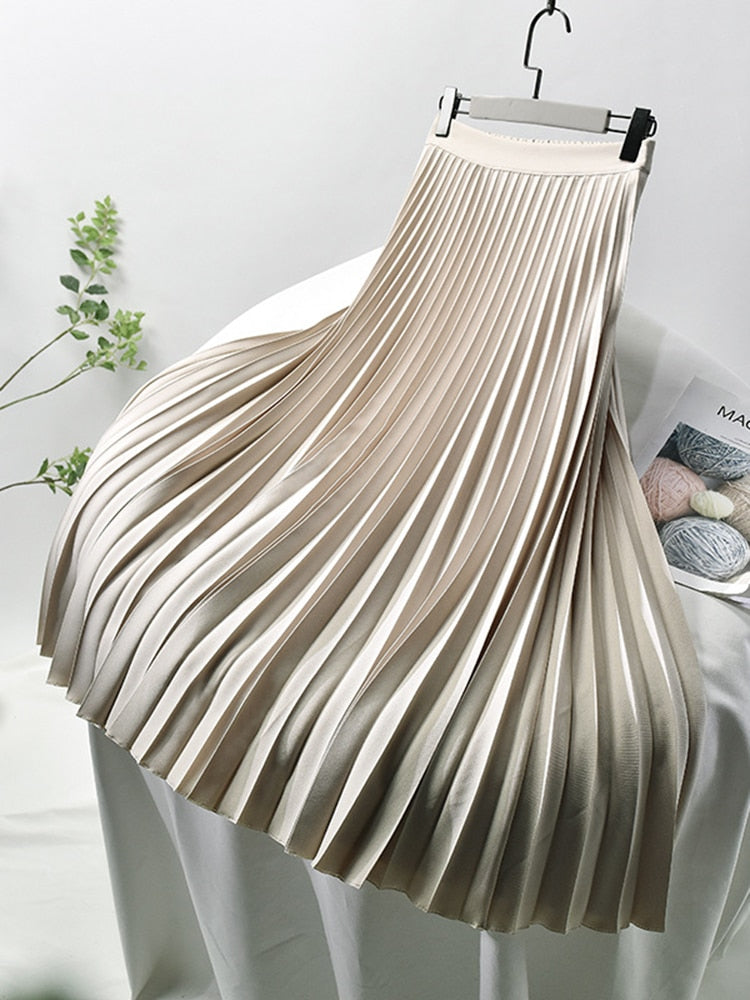 Chic designer high-waisted pleated skirt for women