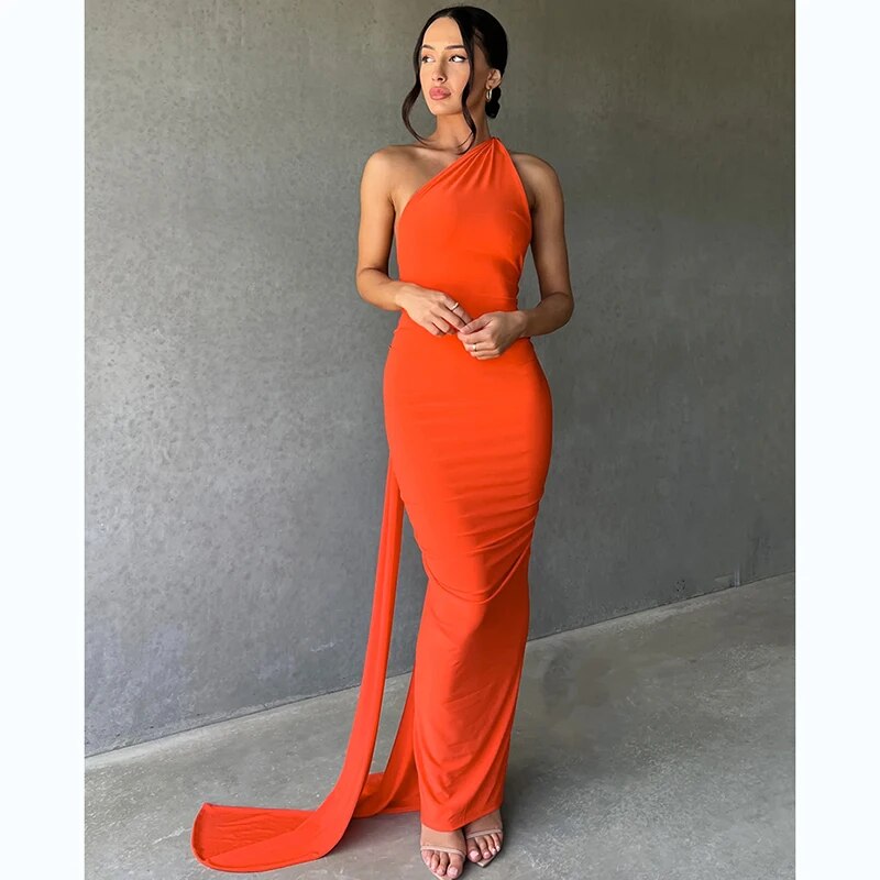 Valenzora | Elegant bodycon dress with a one-shoulder high back