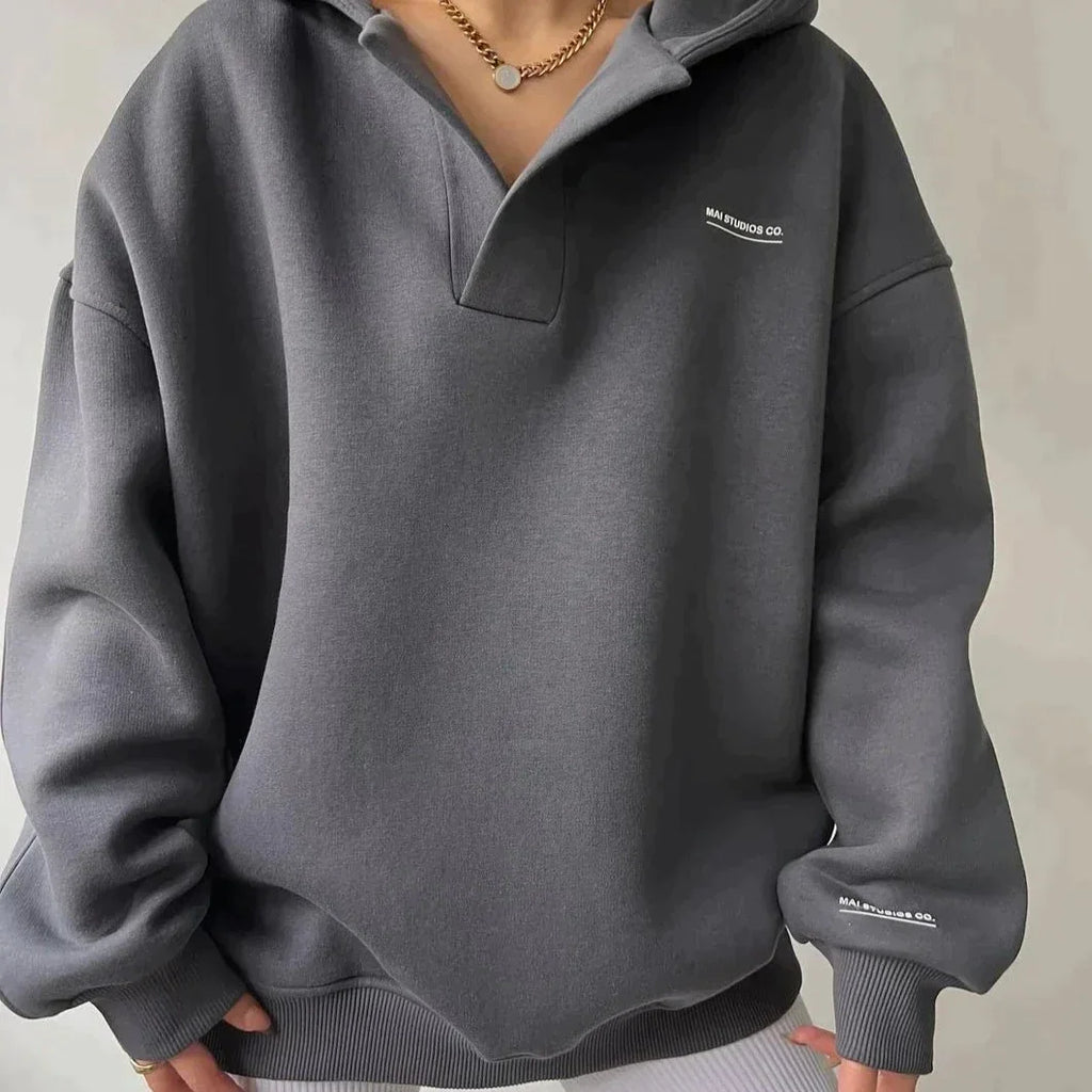 Dreamy wool sweater with hood
