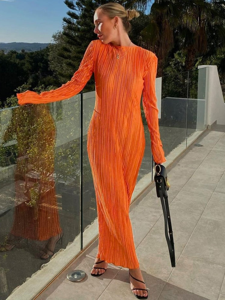Valenzora - Fitted midi dress with long sleeves for women