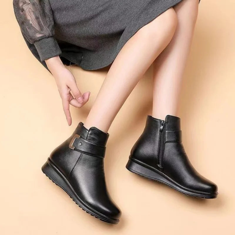 Valenzora - Elegant ankle boots with warm lining