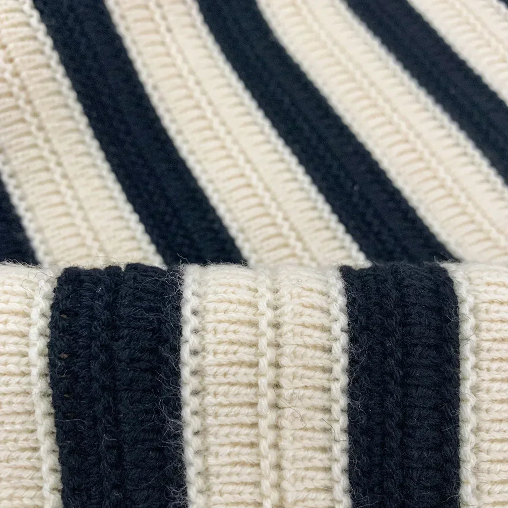 Gestreifte Strickjacke