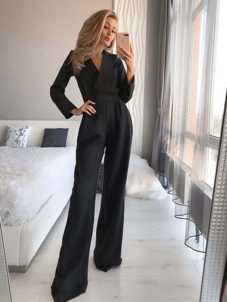 Valenzora Long-sleeved jumpsuit with a slim fit for women