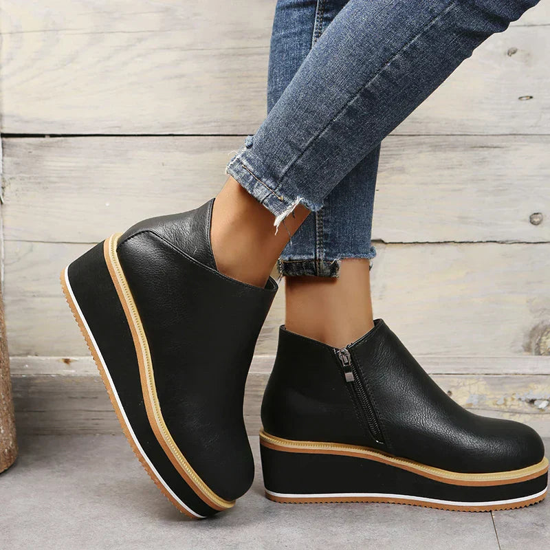 Valenzora - Stylish ankle boots with zipper and platform