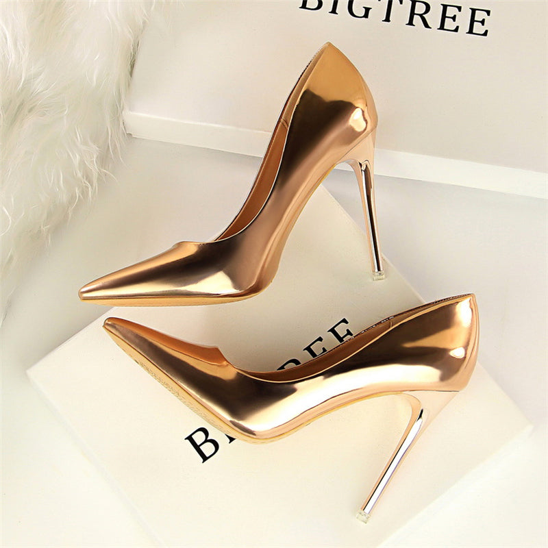 Valenzora | Metallic Heels with Pointed Toe