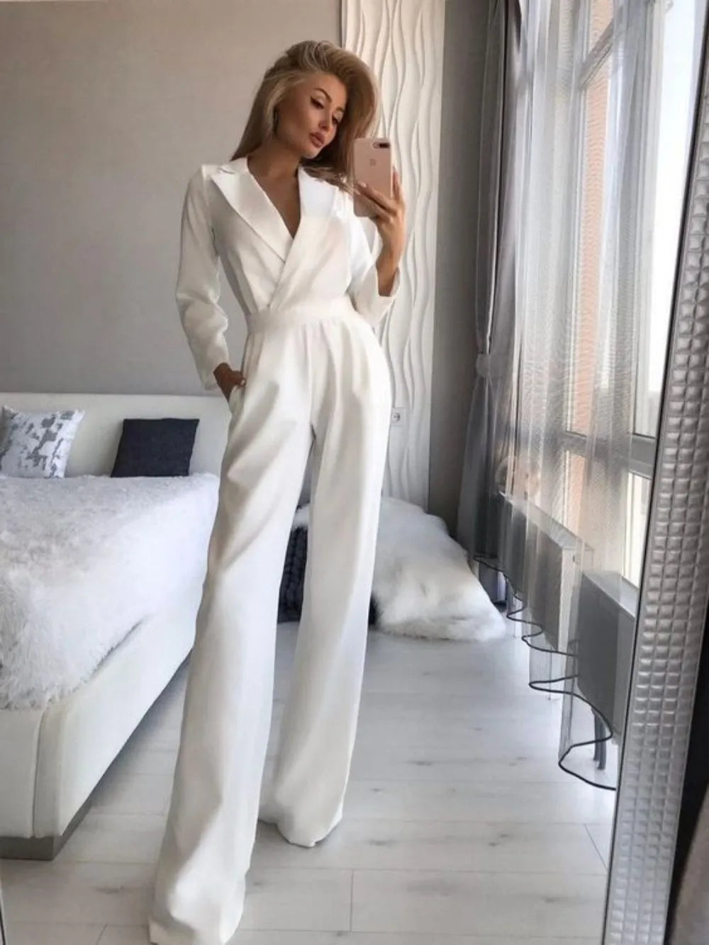 Valenzora | Fashionable long jumpsuit with collar and wide leg for a stylish and modern look