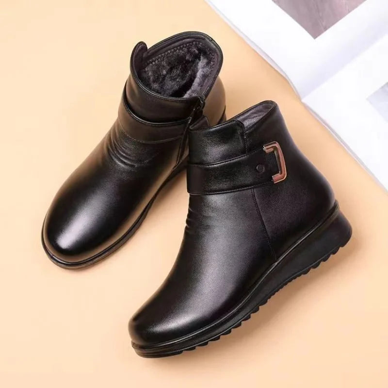 Valenzora - Elegant ankle boots with warm lining