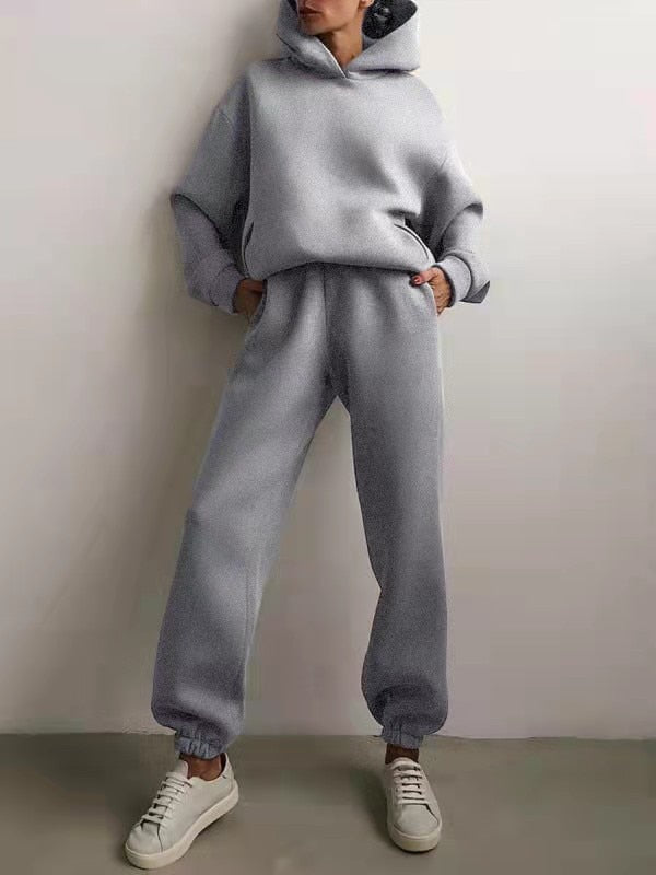 Valenzora Cozy Women's Set with Hoodie and Sweatpants | Comfortable Pullover Sweatshirts