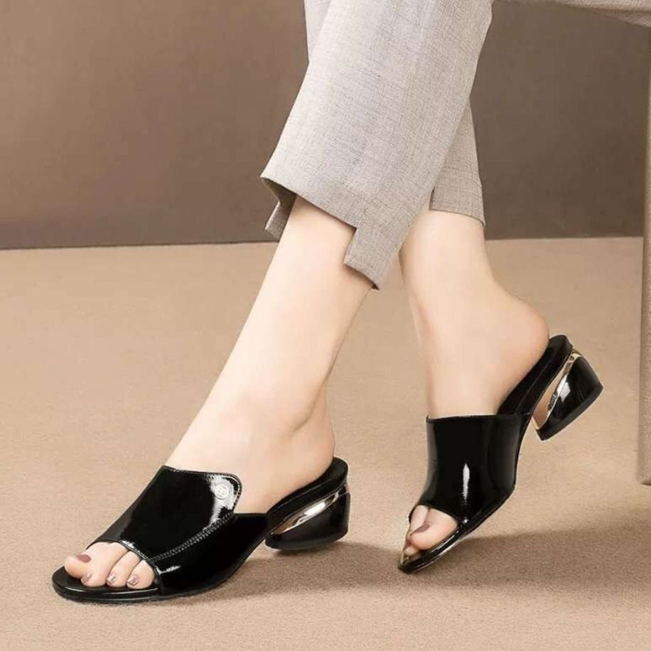 Valenzora | Elegante Mules mit glänzendem Finish