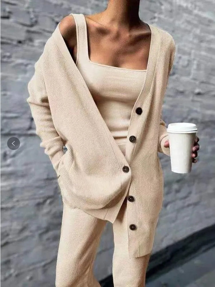 Valenzora - Knitted three-piece set