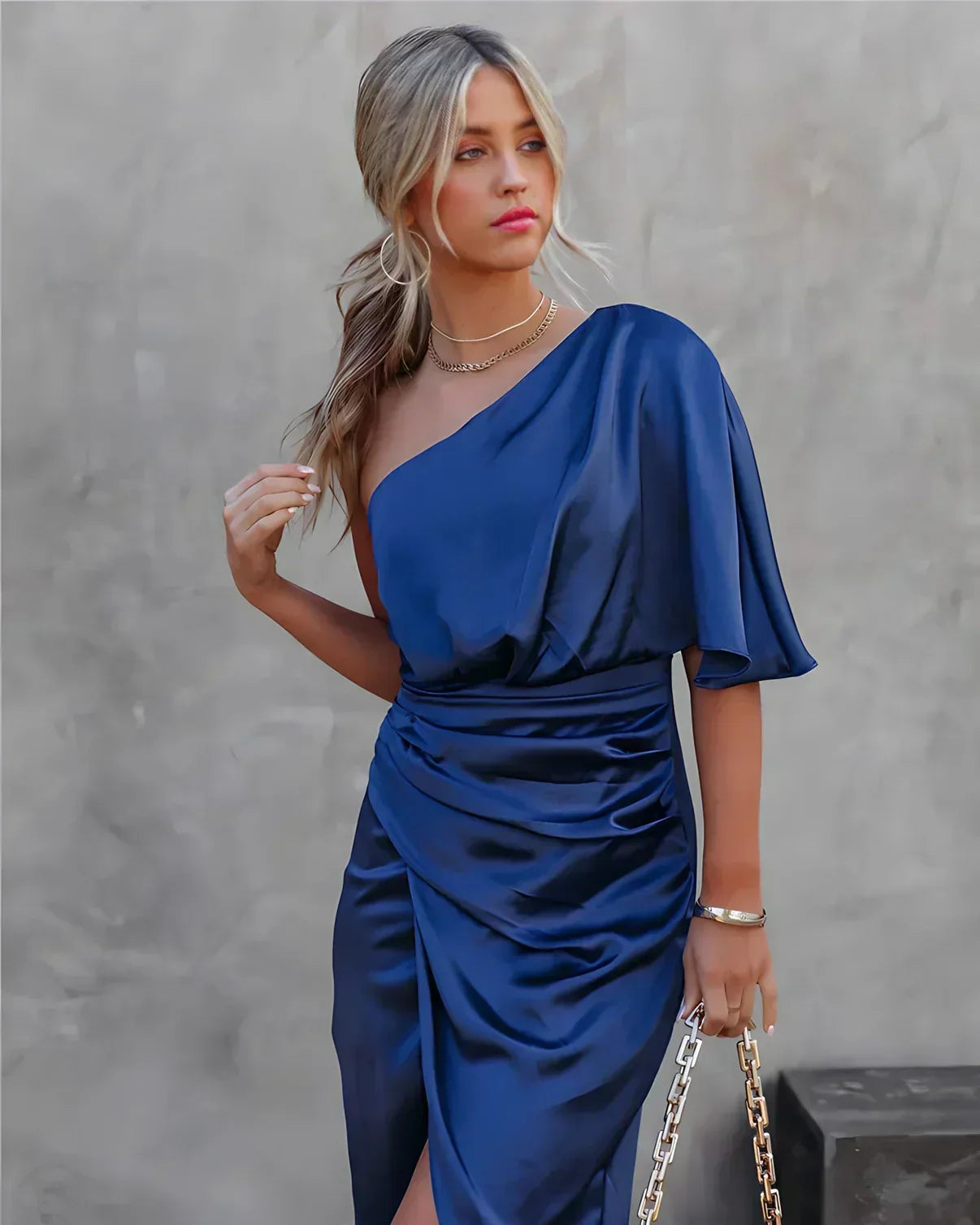 Valenzora | Elegant one-shoulder satin dress