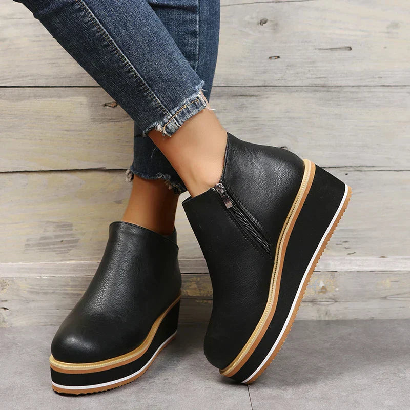 Valenzora - Stylish ankle boots with zipper and platform