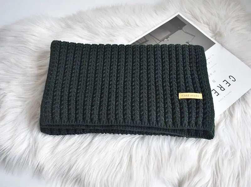Valenzora | Cozy knitted wool scarf