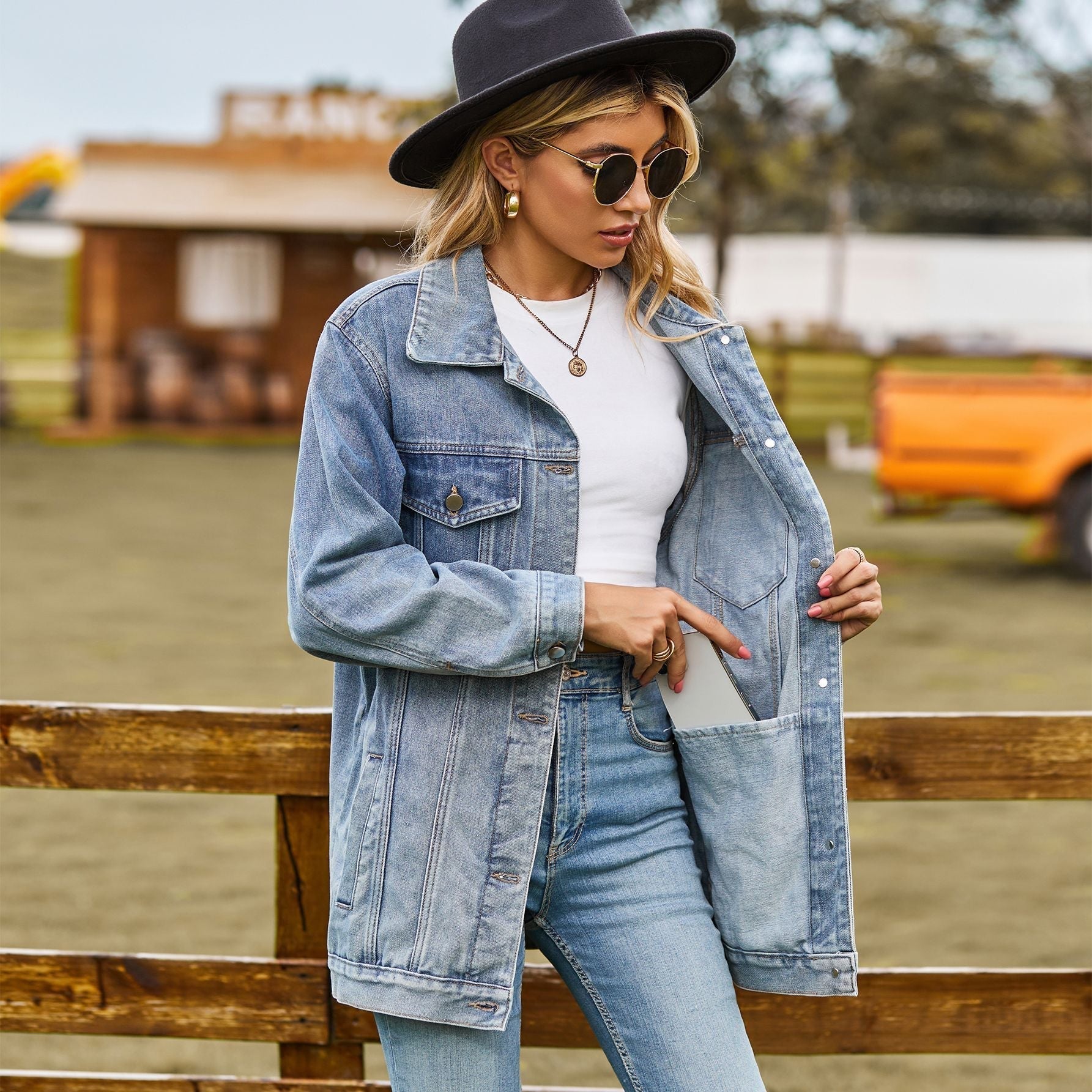 Valenzora The vintage denim jacket under your coat