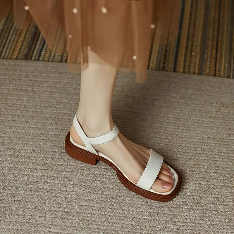Elegant flat sandals