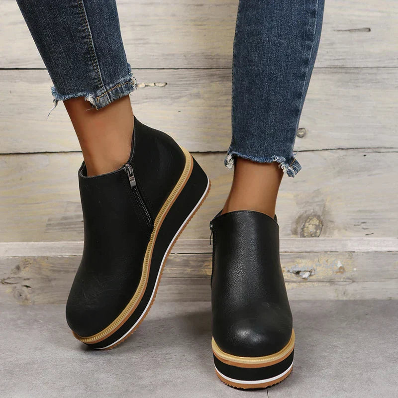 Valenzora - Stylish ankle boots with zipper and platform