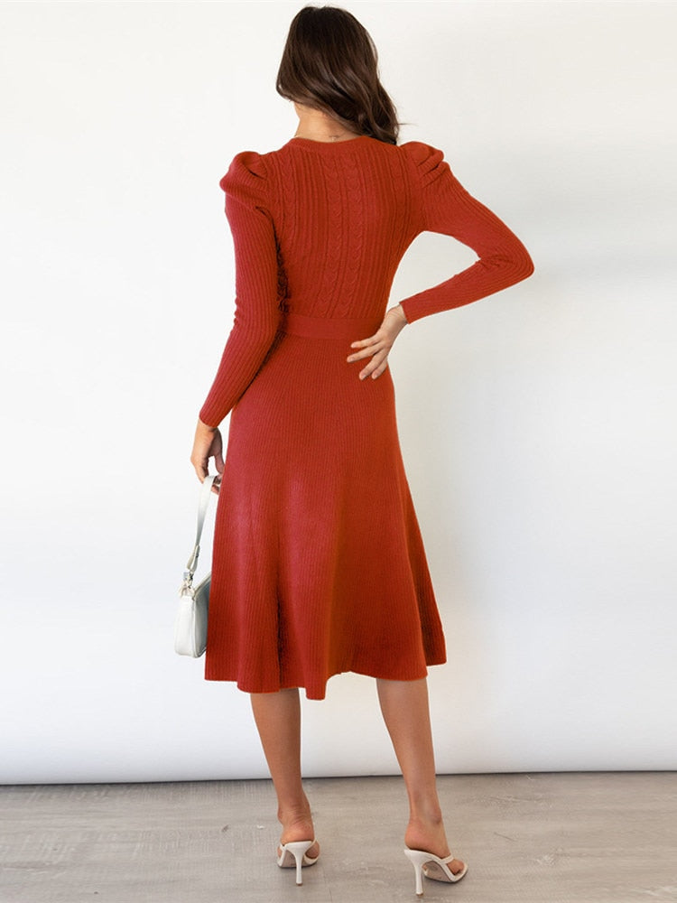 Valenzora - Knitted midi dress with round neckline