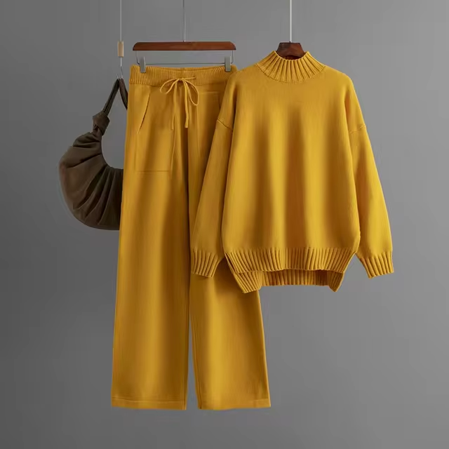 Valenzora | Stylish set consisting of a long-sleeved sweater and straight-leg trousers