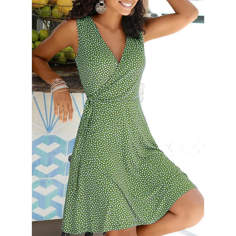 The modern polka dot casual dress for summer 2023