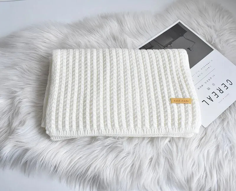 Valenzora | Cozy knitted wool scarf