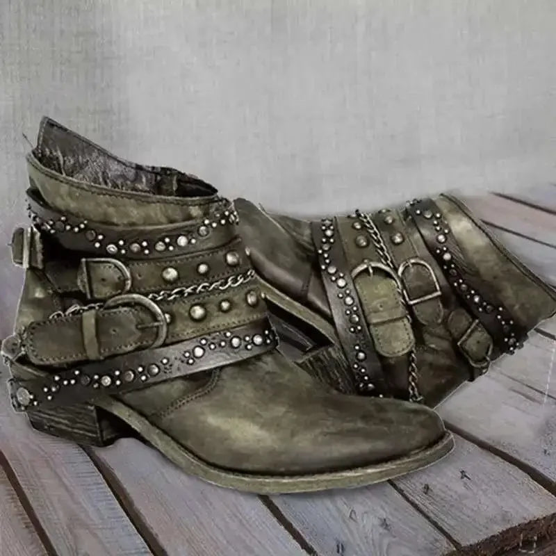 Valenzora | Chic ankle boots with studs