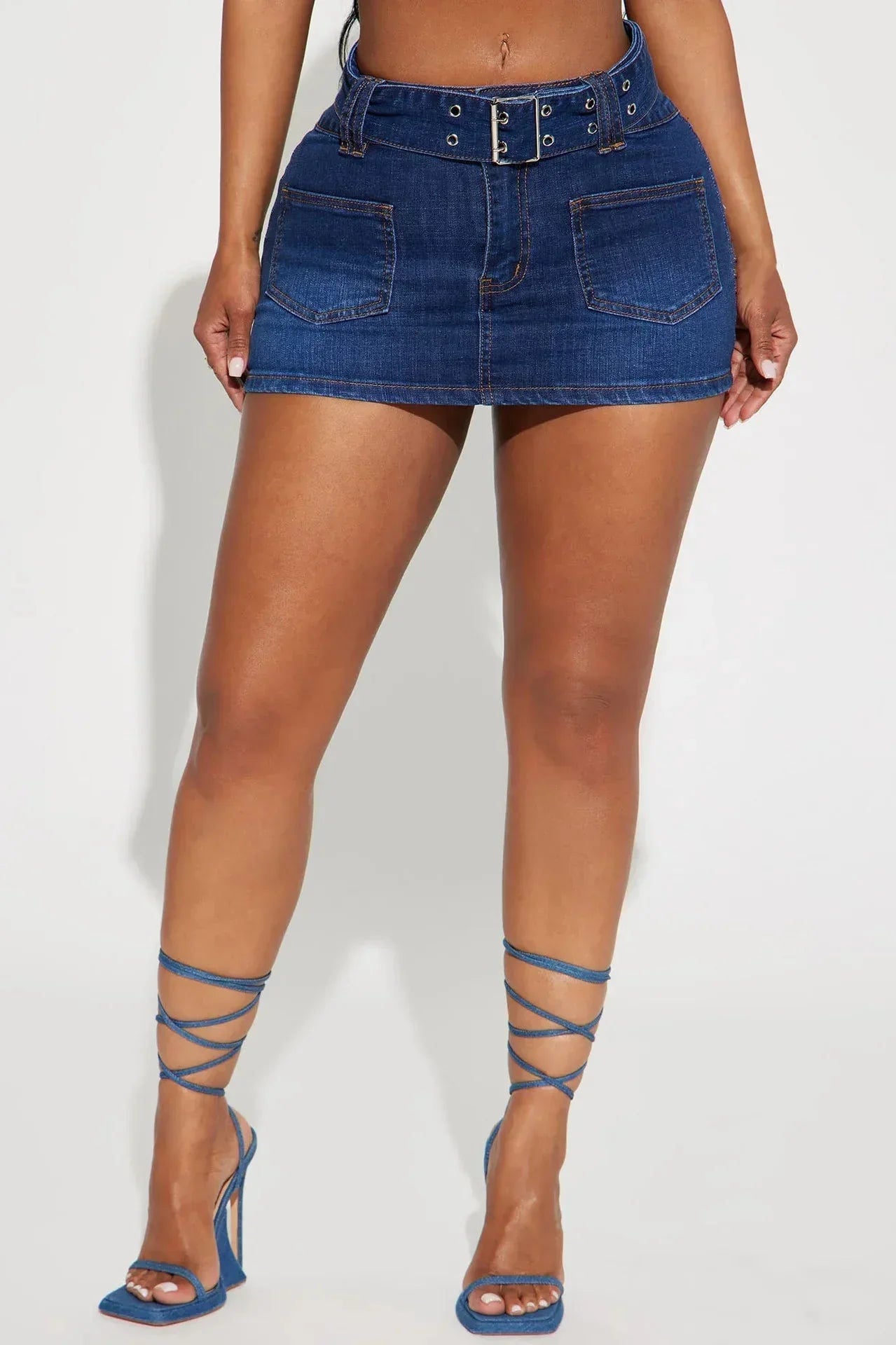 Valenzora | Mini skirt with belt